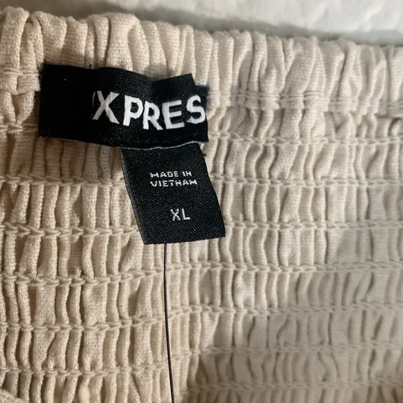 5/$25 New With Tags Express Linen-Blend Tie Front Bandeau Top. - Picture 4 of 6